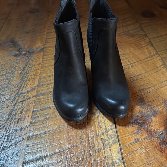 UGG Cobie II black nubuck leather ankle boots with stacked block heel Size 7.5 - Picture 2 of 10
